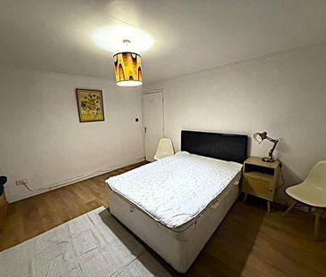 3 bedroom apartment to rent - Photo 4