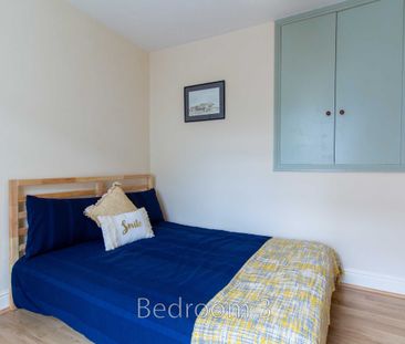 Room 3 - Photo 2