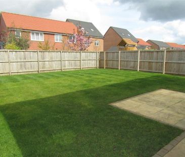 4 bedroom detached house to rent - Photo 2