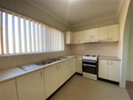 “Spacious 2-Bedroom Unit” - Photo 4