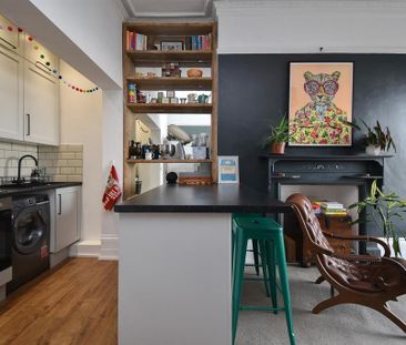 2 bedroom flat to rent - Photo 2