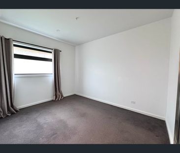 33/1045-1047 Whitehorse Road, Box Hill, Vic 3128 - Photo 1