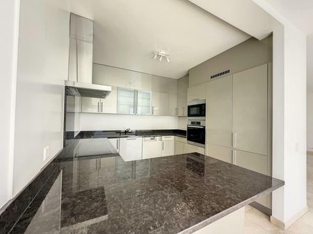 HIGH-STANDING VILLA - Photo 4