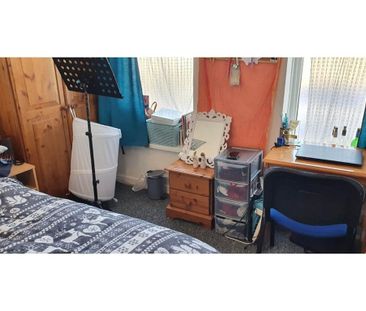 3 bedroom flat to rent - Photo 5