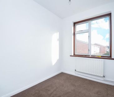 3 bedroom end of terrace house to rent - Photo 5