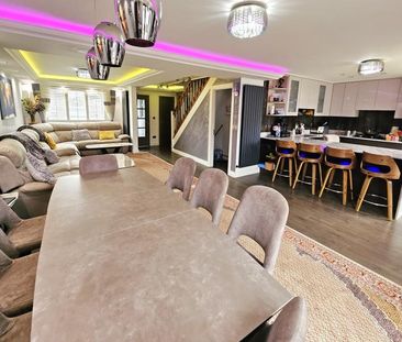 4 bedroom detached house to rent - Photo 2