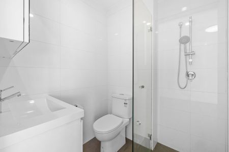 STUDIO APARTMENT WITH PARKING & BALCONY - Photo 4