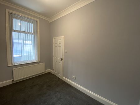 Newly Refurbished 2 Bedroom Bungalow for Rent in Hendon - Photo 2