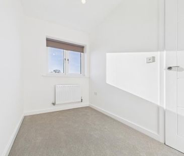 Rowan Way, Hardwicke, Gloucester - Photo 5