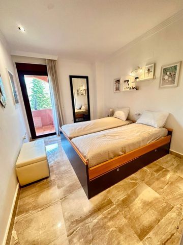 Piso de alquiler en Avenida Parque Selwo, S/n, La Concha - Resina Golf - Photo 5