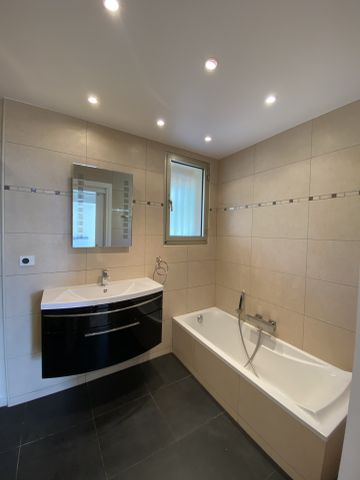 Location Appartement 2 pièces 64m² NICE 06100 - Photo 4