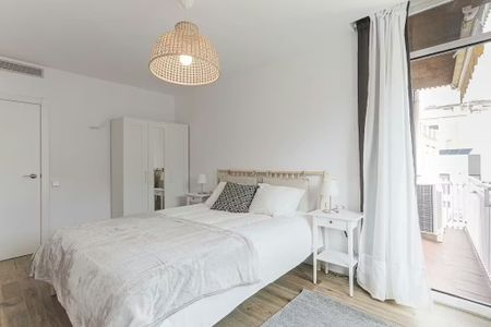 Carrer del Torrent de les Flors, Barcelona, Catalonia 08024 - Photo 3