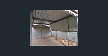 IMMACUALTE WELL APPOINTED POSITIONED FAMILY HOME IN CUL-DE-SAC - Photo 3