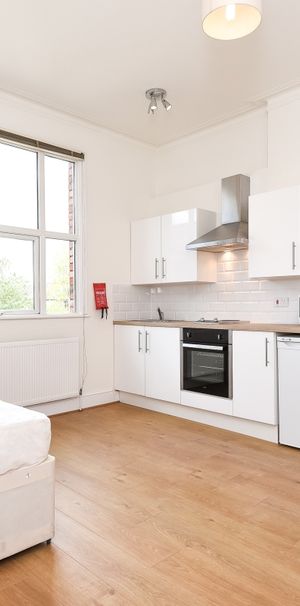 Manstone Road, London, NW2 - Photo 1