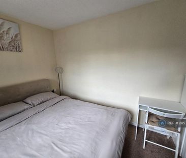 1 bedroom in a house share to rent - Photo 5