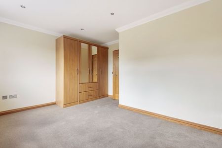 Sun House, 10 Farncombe Street, Farncombe, Surrey, GU7 - Photo 2