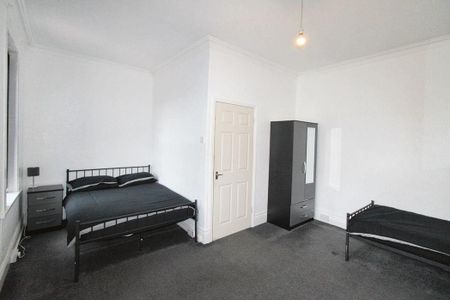 Middle Street, Walker, Newcastle upon Tyne, Tyne and Wear, NE6 4BY - Photo 3