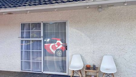 ROSLYN - STUDIO APARTMENT - Photo 4