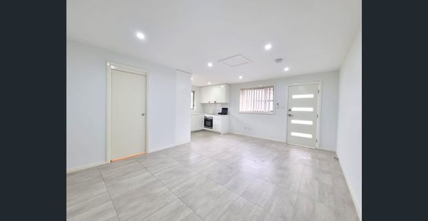 Charming, Comfortable And Convenient - Photo 1