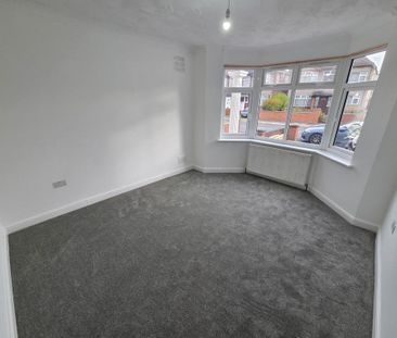 4 bedroom semi-detached house to rent - Photo 2