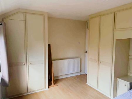 room 2 - Photo 3