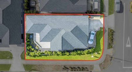 Charming 4BR Home in Flat Bush - Photo 4