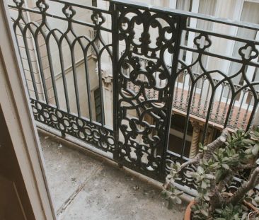 Room in a shared 4-bedroom apartment for rent in el Gòtic - Photo 5