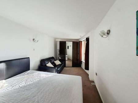 2 bedroom apartment to rent - Photo 3
