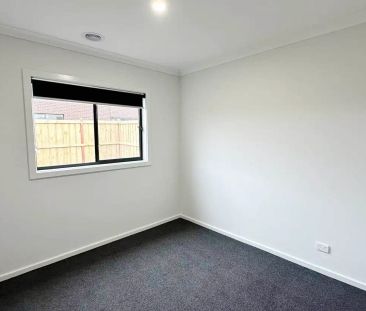 50 Recognition Avenue, Tarneit VIC 3029 - Photo 3