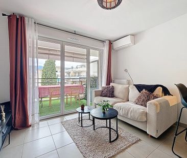 Location Appartement 2 pièces 39 m2 à Cannes - Photo 3