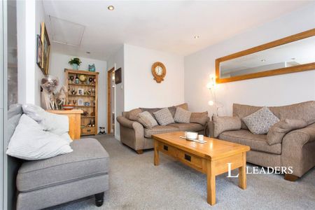 2 bedroom bungalow to rent - Photo 2