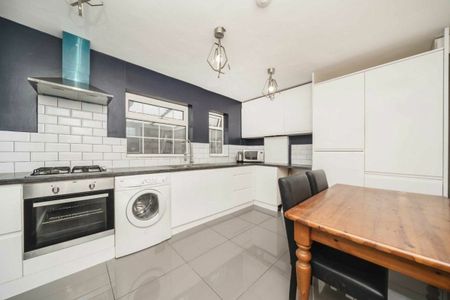 Church Lane, Uxbridge, UB8 - Photo 3