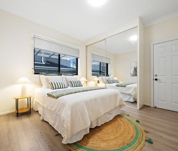 Front 2 Bedroom Villa with Lock up Garage - Photo 5