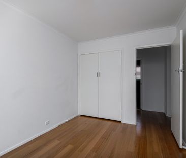 Ideal Family Home - Photo 2