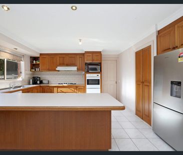 Spacious Family Living in a Convenient Location - Photo 5