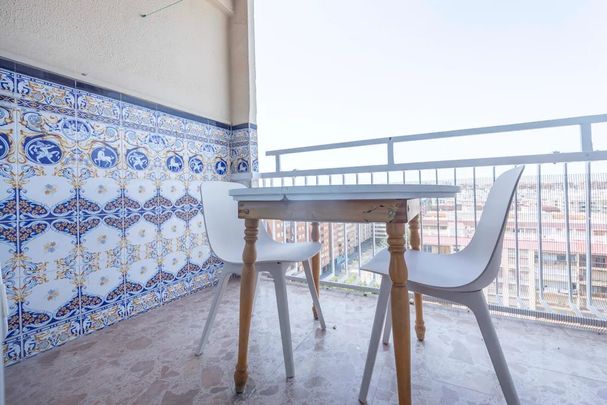 Plaça dHondures, Valencia, Valencian Community 46022 - Photo 1