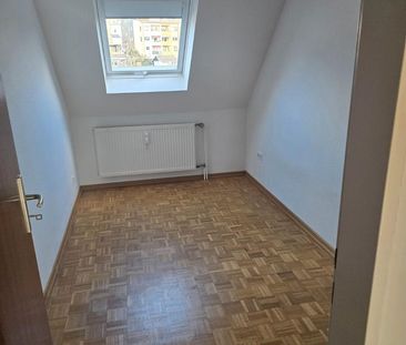 Dachgeschoßwohnung in Wuppertal Hatzfeld zu vermieten - Photo 2