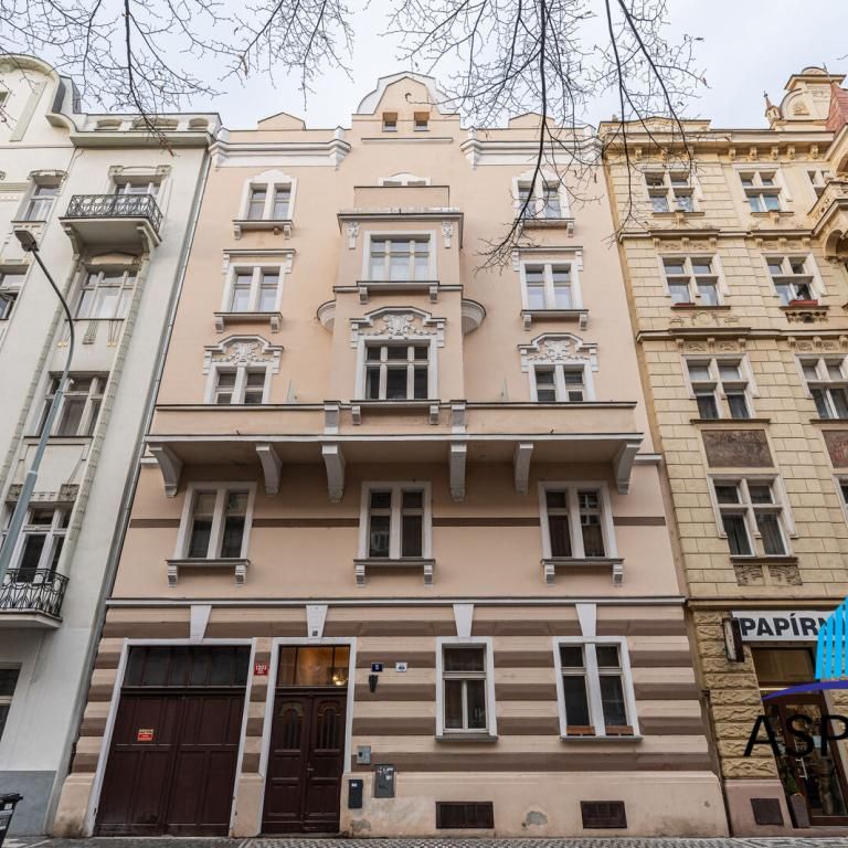Pronájem bytu 1+kk 32 m2 - Fotografie 1