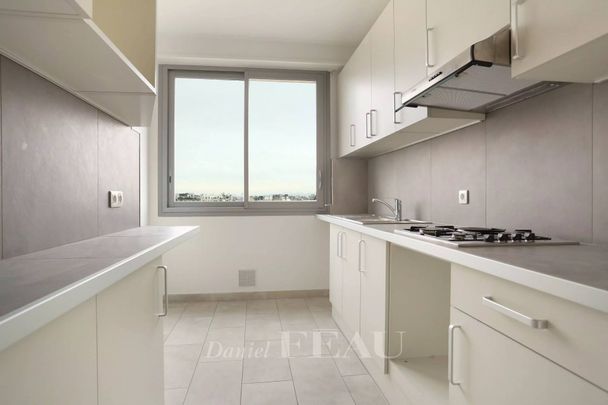 Location appartement, Paris 7ème (75007), 2 pièces, 71 m², ref 86421108 - Photo 1