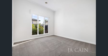 STYLISH AS NEW VILLA UNIT! - Photo 5