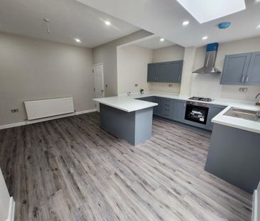 3 bedroom semi-detached house to rent - Photo 6