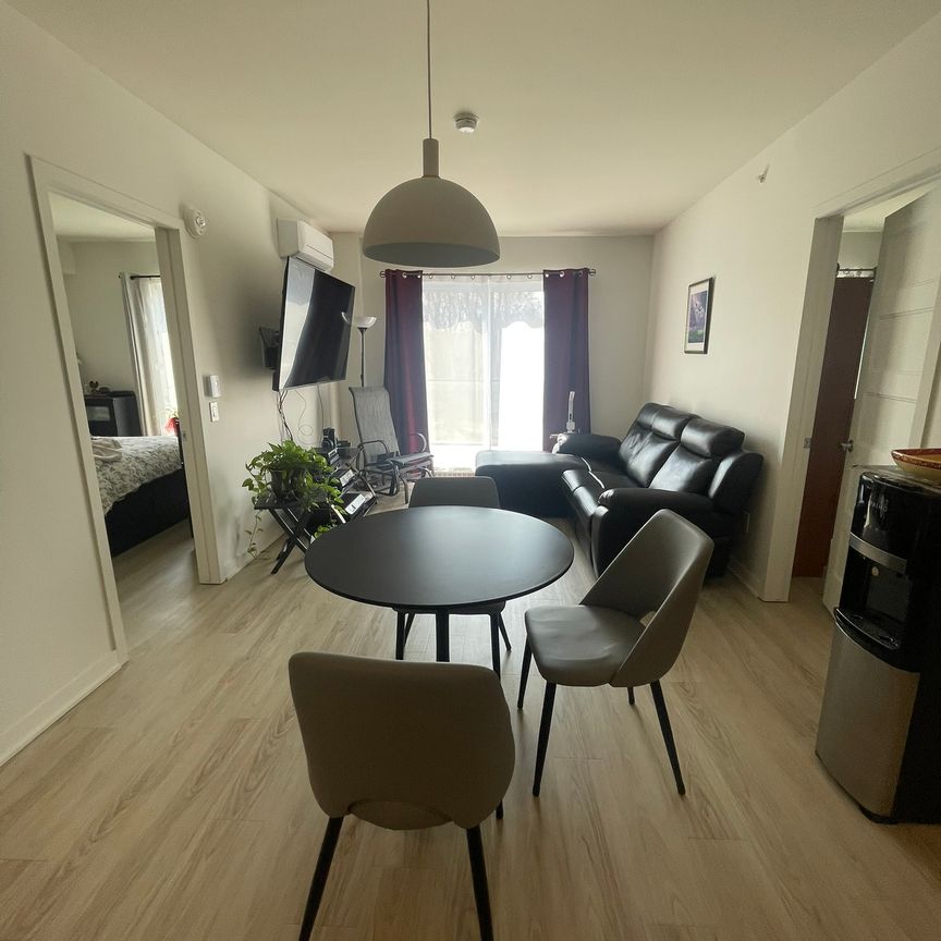 Superbe condo à louer - Photo 1