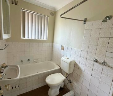 Unit 5/28 Bringelly Road, Kingswood NSW - Photo 4