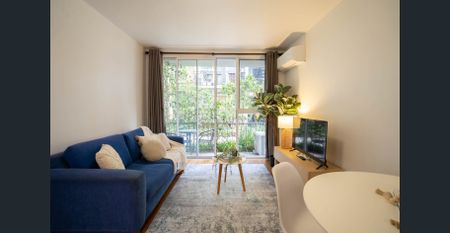 Beautifully Furnished Beachside Apartment - Photo 2