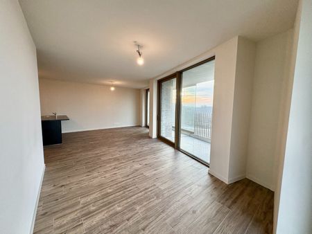 Twee slaapkamer appartement met panoramisch zicht - Photo 2