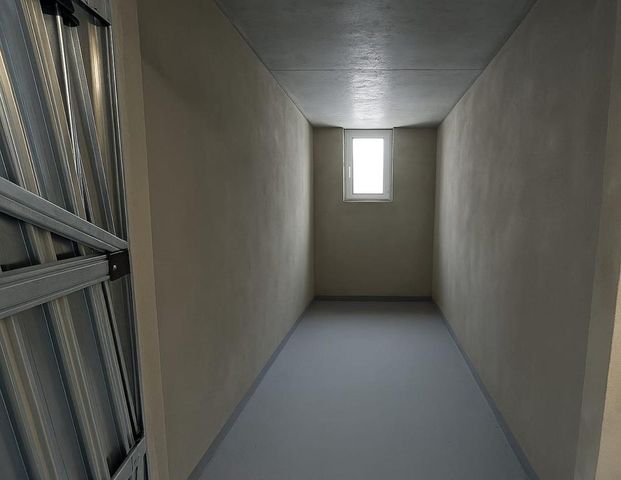 Helle barrierefrei 1 Raumwohnung mit großen Fenstern / Blick ins Grüne - Foto 1