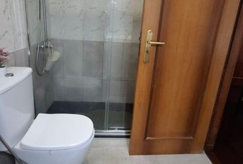 Quarto amplo individual em Braga Lamacaes