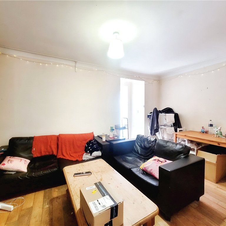 Clarence Street, Egham, Surrey, TW20 9RL - Photo 1