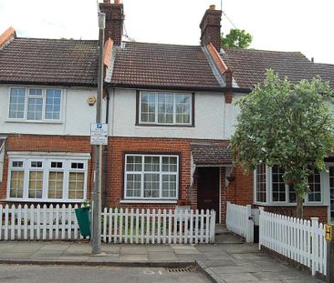 Aynscombe Angle, Orpington, Kent, BR6 - Photo 1