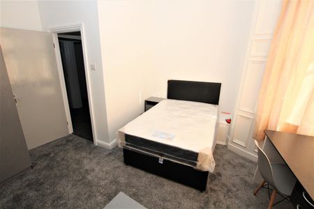 2 bedrooms Apartment for Sale - Photo 2